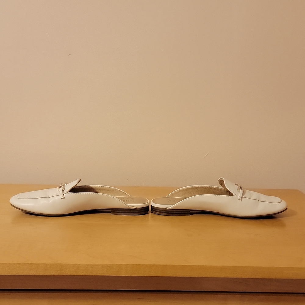 EUC Naturalizer Kayden mule loafers size 8 light cream color